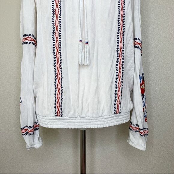Xhilaration Off Shoulder White Textured Boho Embroidered Top - Picture 3 of 10